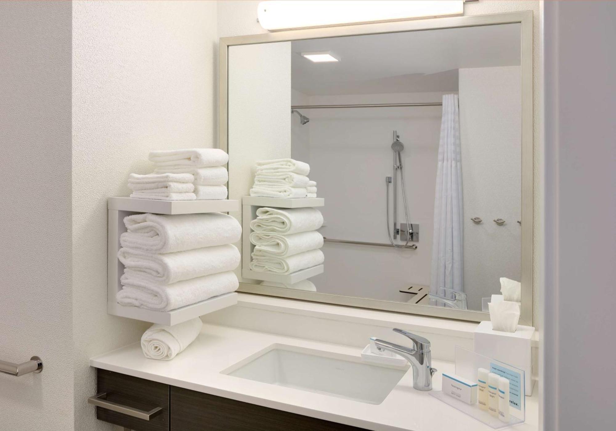 Hampton Inn By Hilton Irvine Spectrum ليك فوريست المظهر الخارجي الصورة