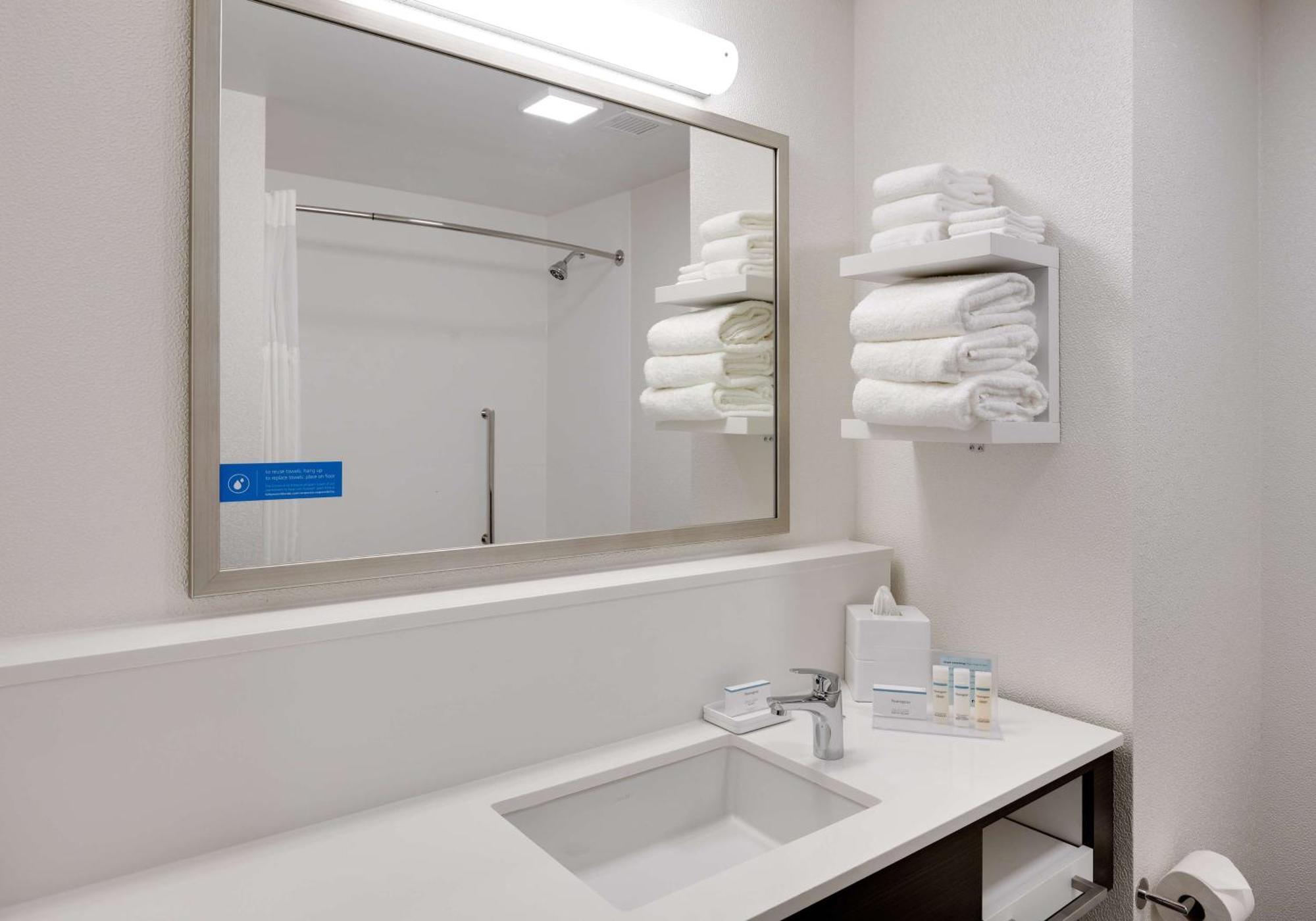 Hampton Inn By Hilton Irvine Spectrum ليك فوريست المظهر الخارجي الصورة